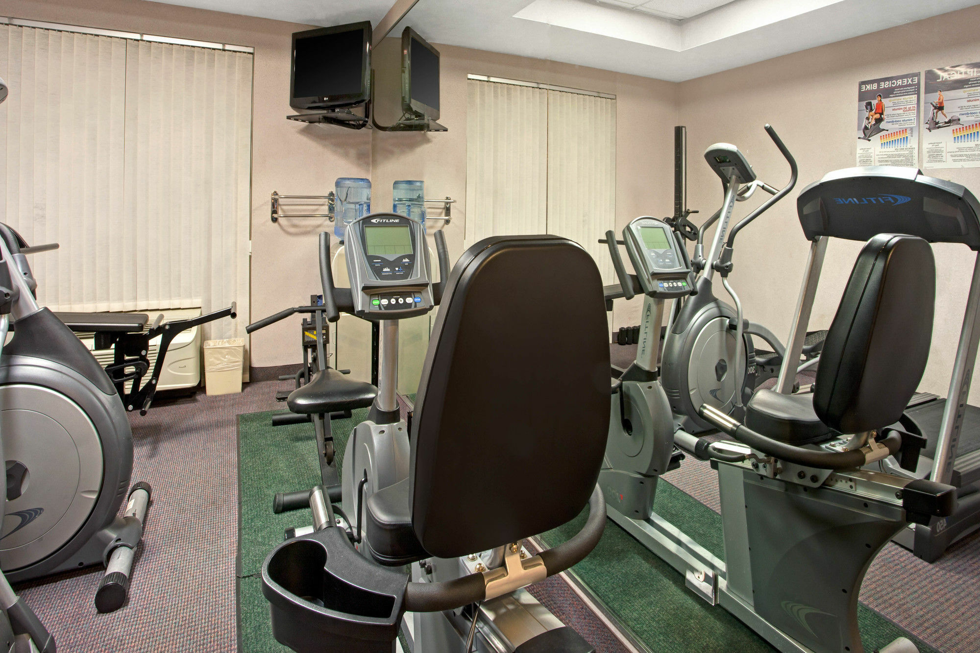 Ramada By Wyndham Pearl/Jackson Airport Hotel Екстериор снимка