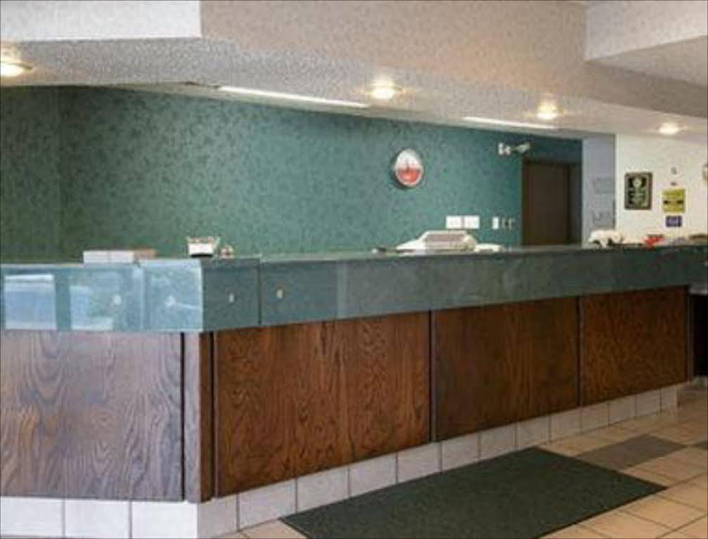 Ramada By Wyndham Pearl/Jackson Airport Hotel Екстериор снимка